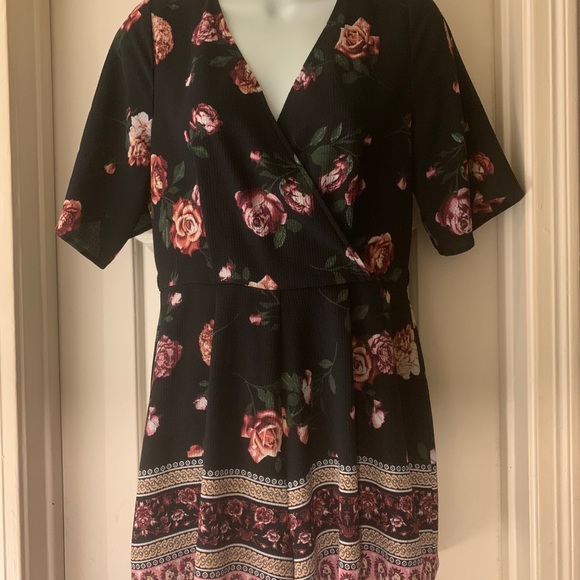 Trixxi Romper - Picture 3 of 7